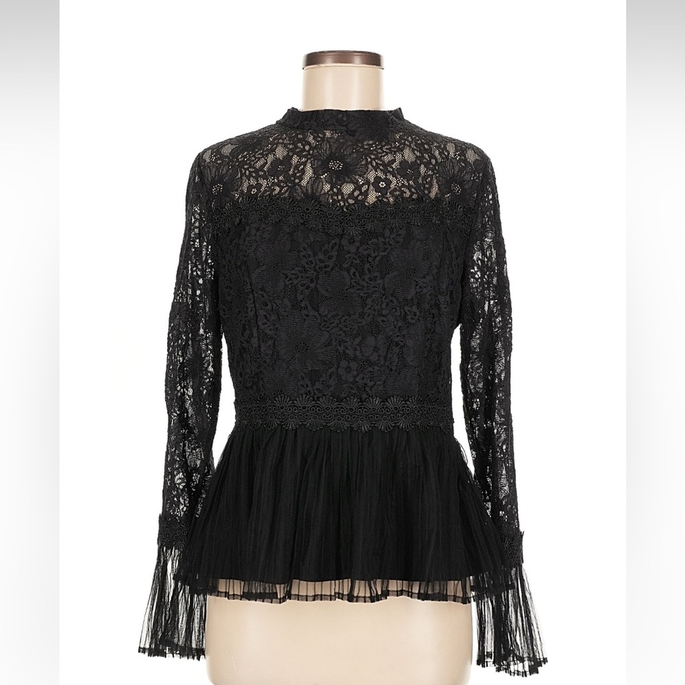 VERSONA• black lace peplum top